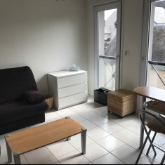 Bourges A LOUER STUDIO MEUBLE