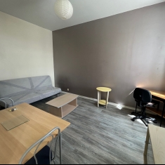 Bourges A LOUER STUDIO MEUBLE