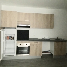 Bourges sud, appartement rénové avec parking