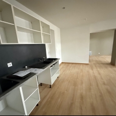 bel appartement centre ville st Florent