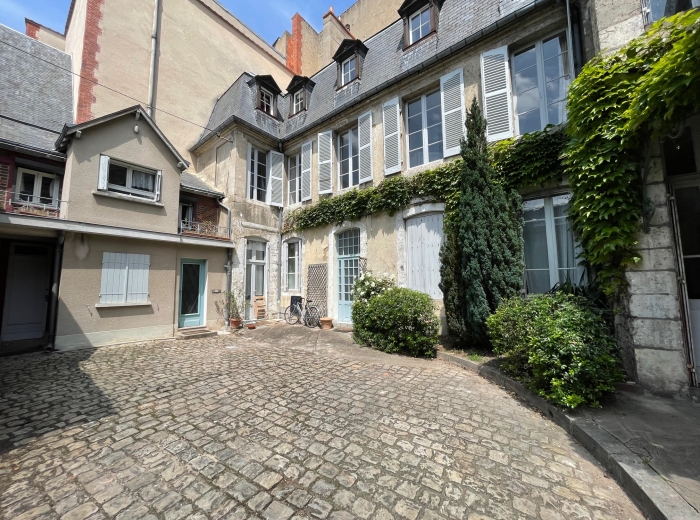 BOURGES Hyper centre Superbe Appartement