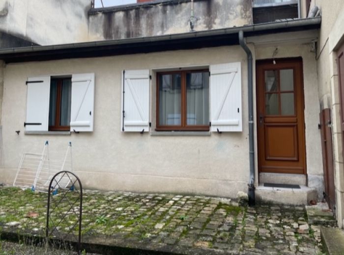 Bourges coeur de ville appartement type 2 loué