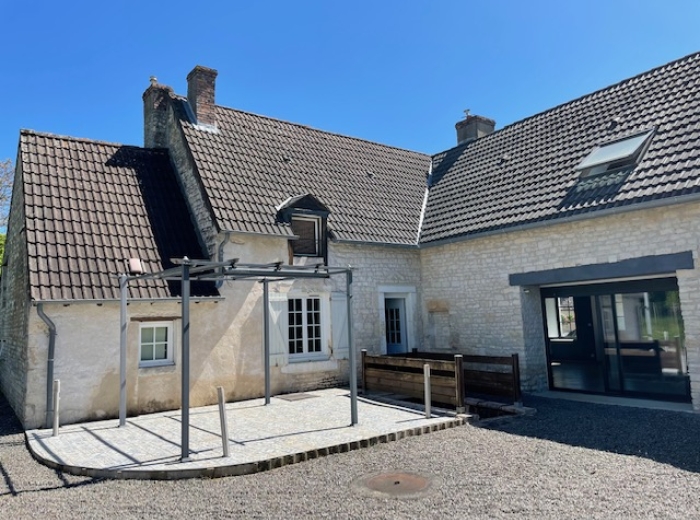 20 minutes de Bourges, belle longère rénovée