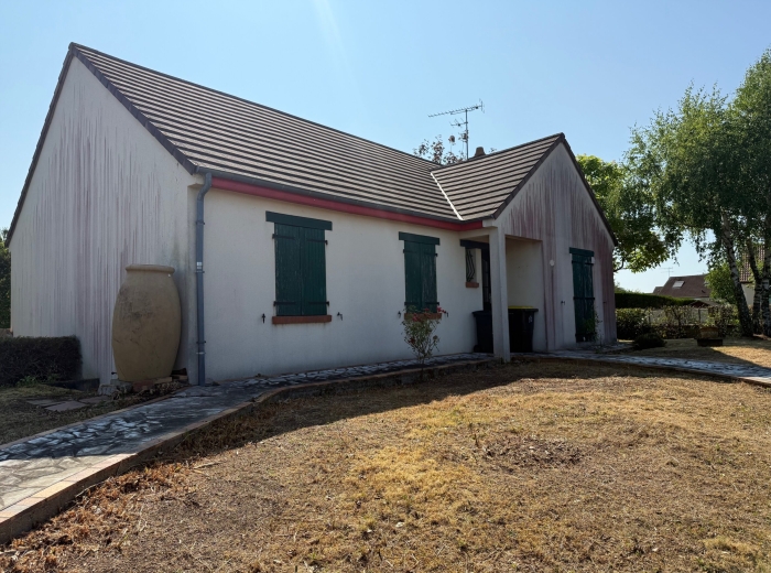 LA CHAPELLE SAINT URSIN Pavillon sur sous/sol