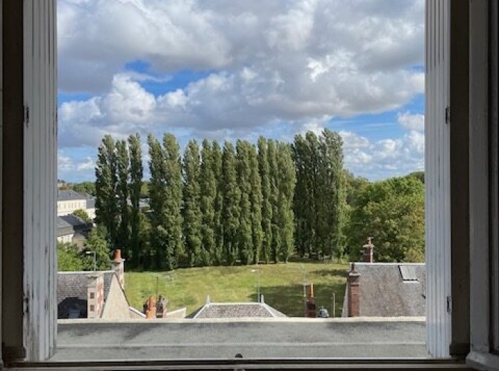 Bourges centre gare appartement type 3 avec balcon