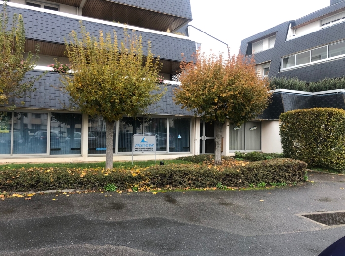 BOURGES Local commercial bureaux 300m²