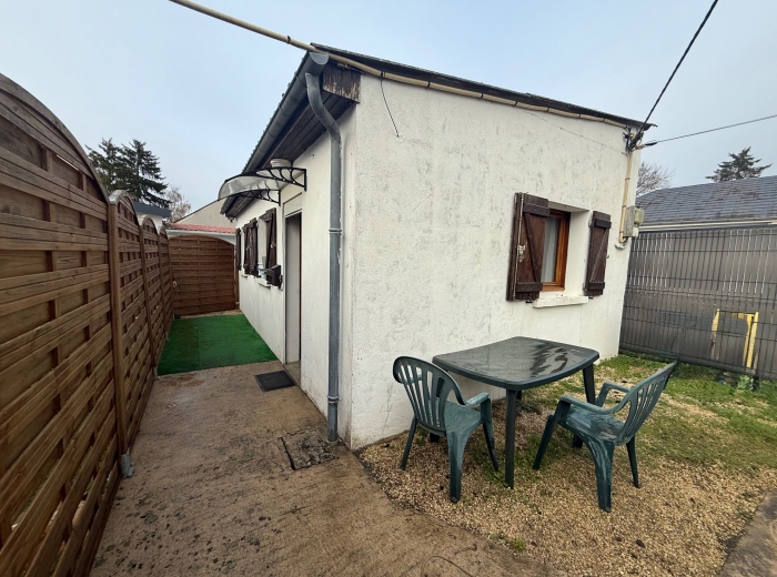 BOURGES petite maison meublée TYPE2