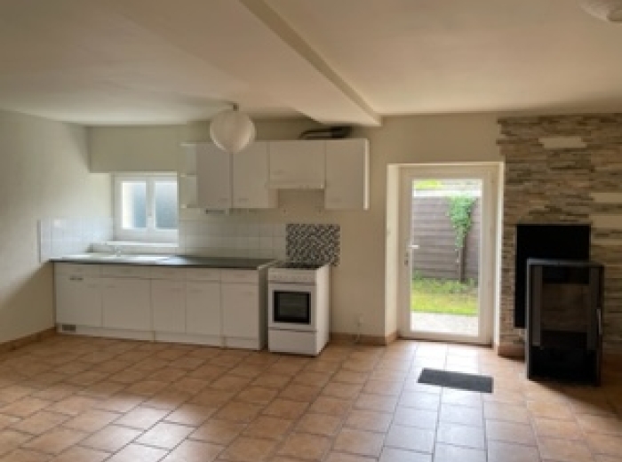 Bourges, Appartement type 3 , cour et jardin