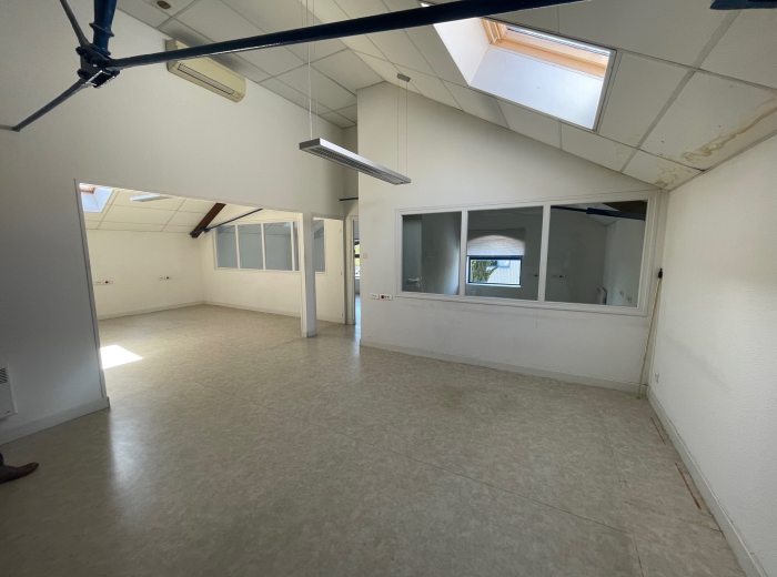 BOURGES LOUE LOCAL PROFESSIONNEL