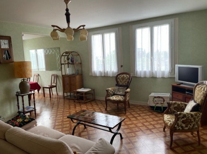 Grand appartement dans belle résidence