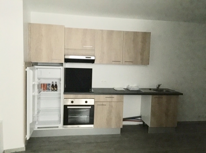 Bourges sud, appartement rénové avec parking
