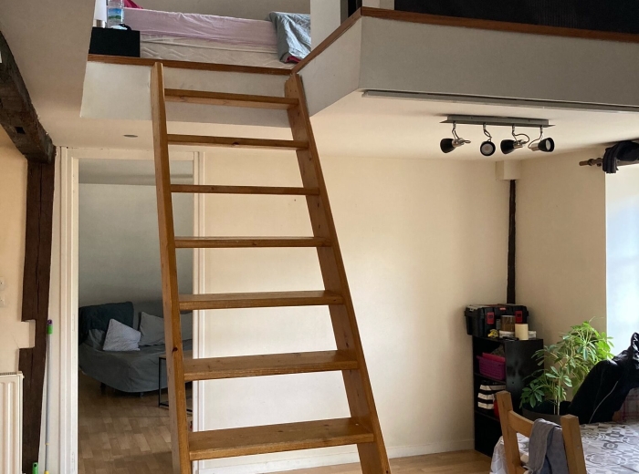 BOURGES Type 2 duplex avec parking